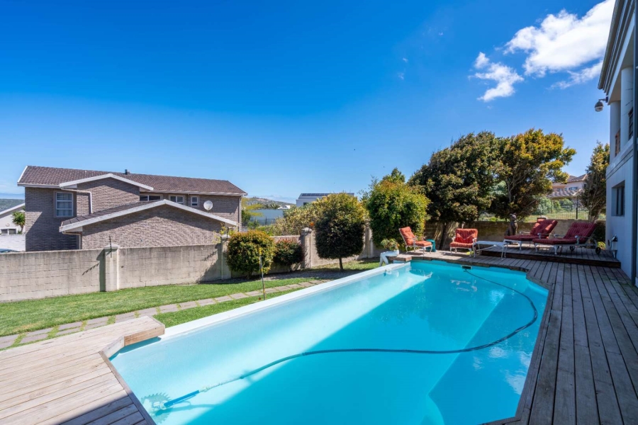 4 Bedroom Property for Sale in Myburgh Park Fase 2 Western Cape